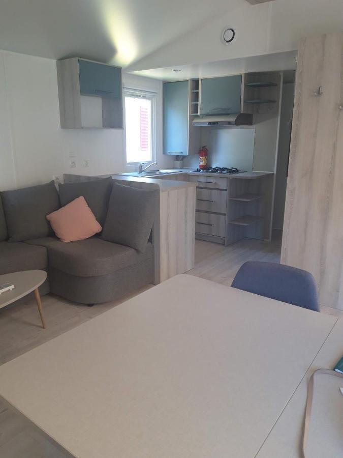 Mobil 6/8 Places Campsite *
